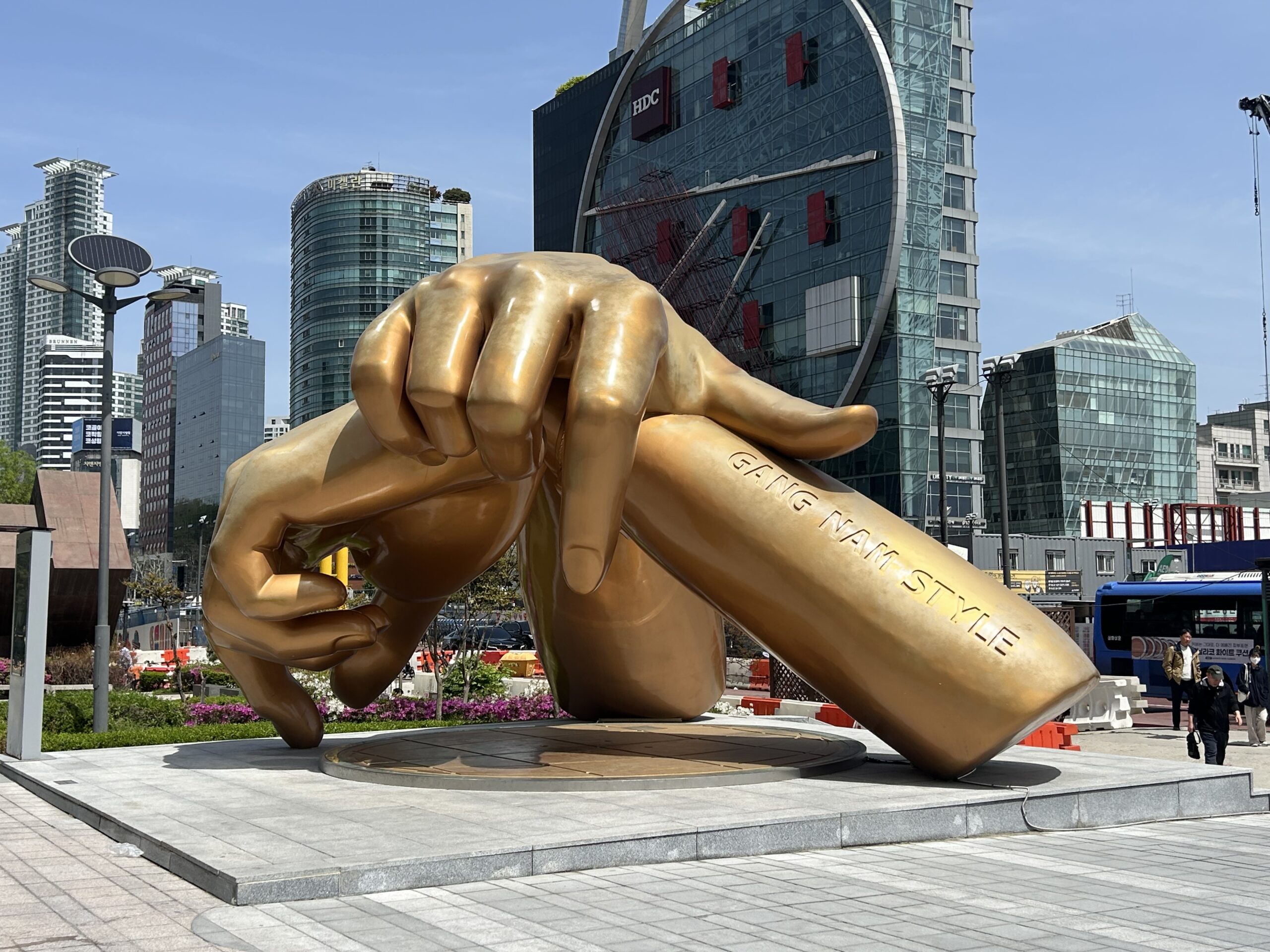 7 Essential Stops in COEX : Gangnam Style sculpture