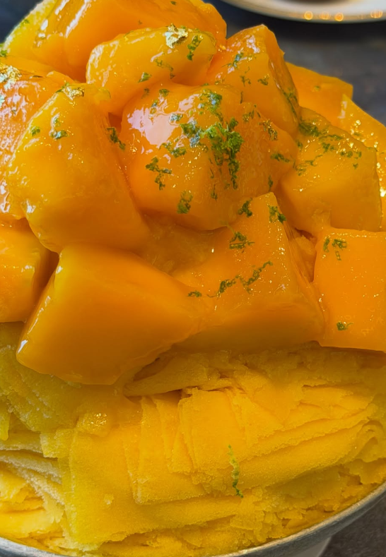 Shilla Hotel's Apple Mango Bingsu that Hailey Bieber enjoyed in Korea from her Instagram