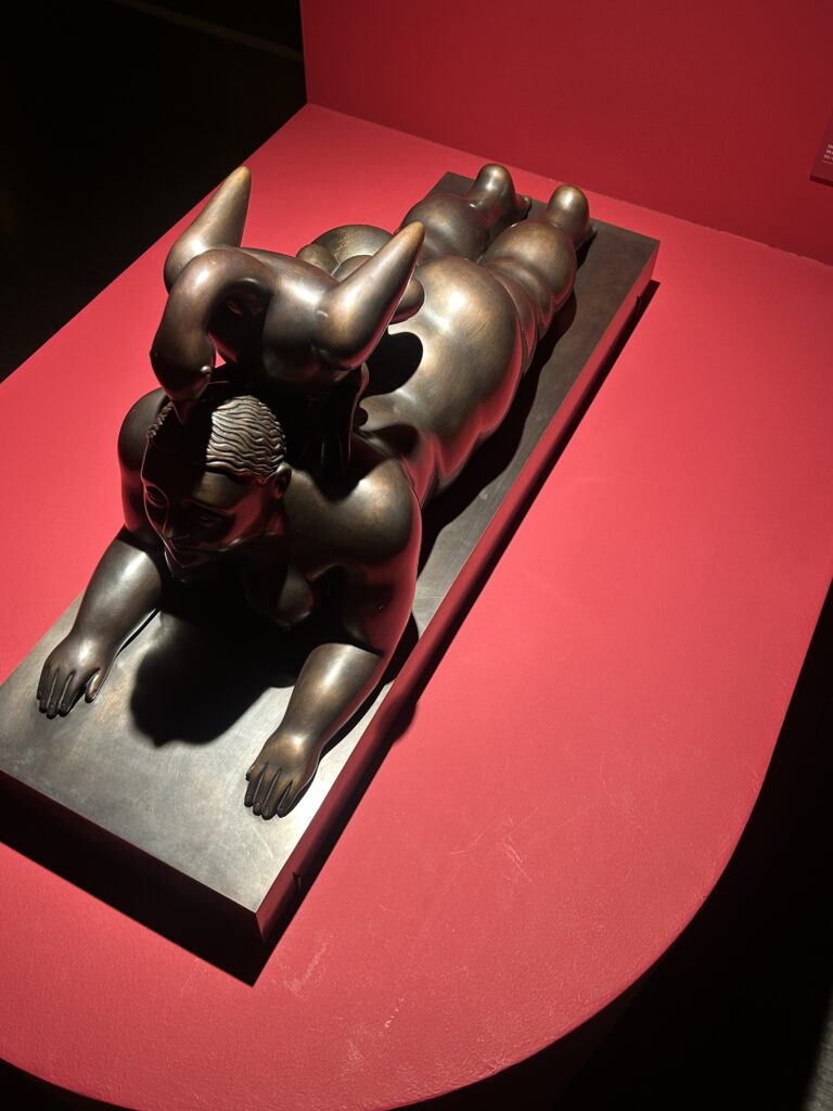 Fernando Botero Exhibition Seoul: Botero's Sculpture that a simple depiction of a reclining woman and a bird—a beautiful nod to the classical myth of Leda and the Swan.