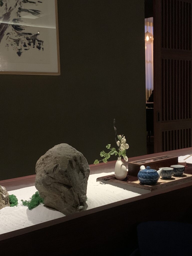 The 4 Best Bars in Seoul Gangnam : the interior of Bar Tea Scent