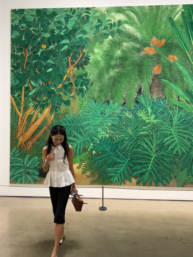 A mesmerizing, large-scale painting of trees by Korean artist Bo Hie Kim, shown in her solo exhibition TOWARDS at Gallery Hyundai during Samcheong Night.